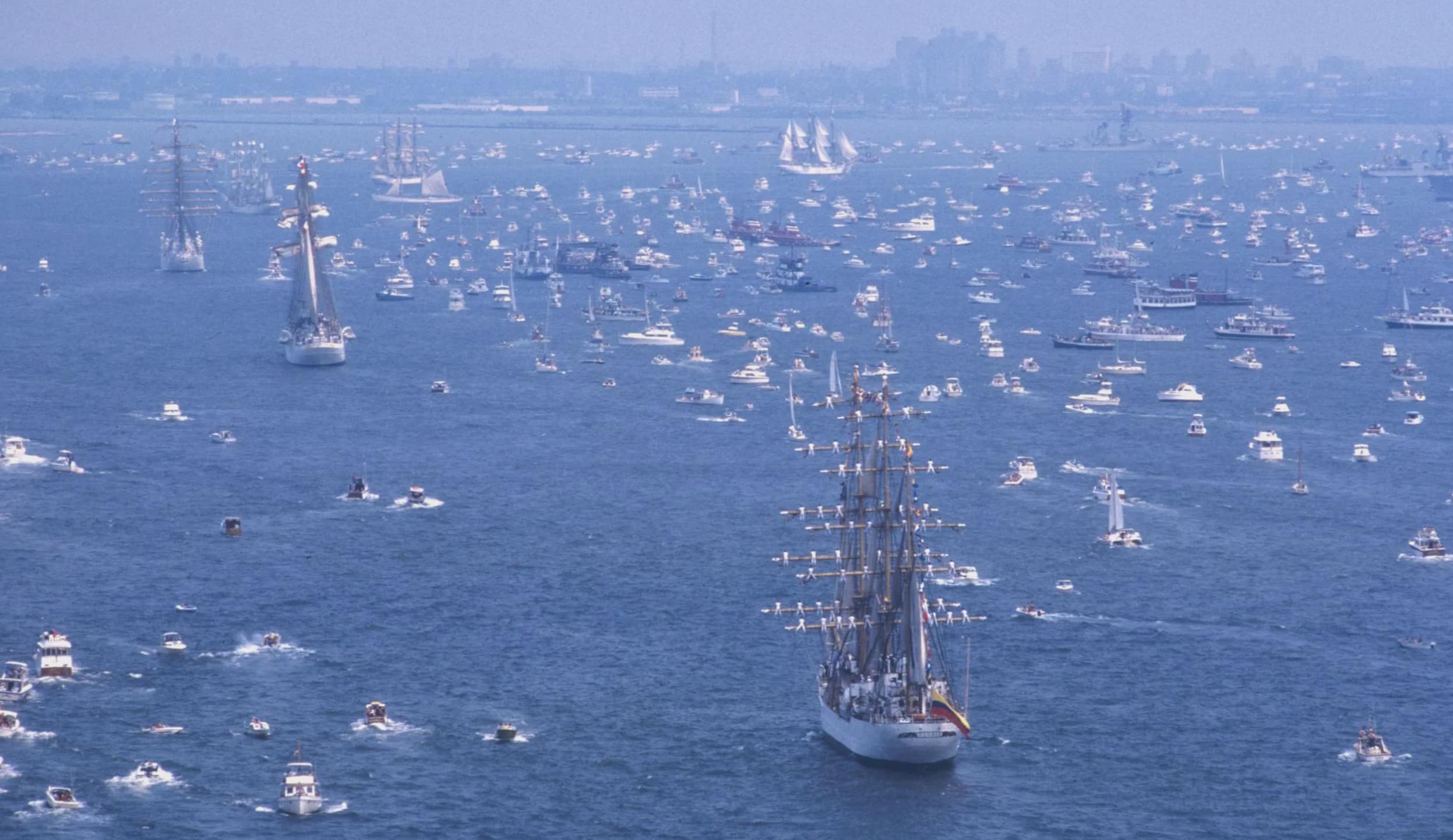 1976 bicentennial new york harbor boats